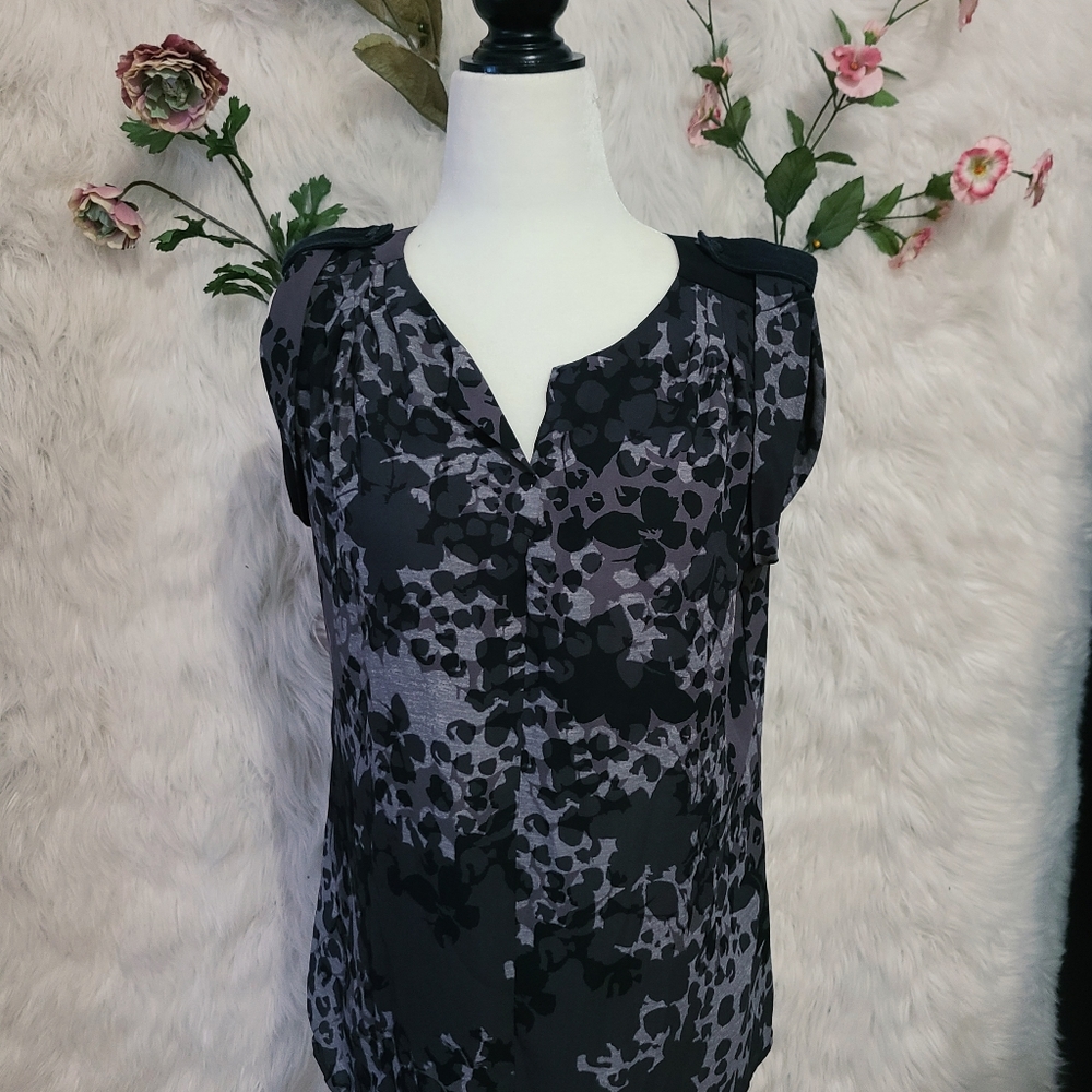 3/20$ -Small business casual sleeveless abstract blouse
